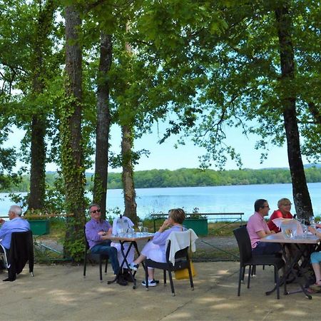 Готель Au Relais Du Gue De Selle Mezangers Екстер'єр фото